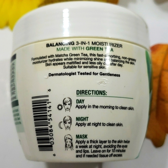 Garnier SkinActive Balancing 3 in 1 Moisturizer Day Night Mask Green Tea 6.75 oz - Picture 8 of 16